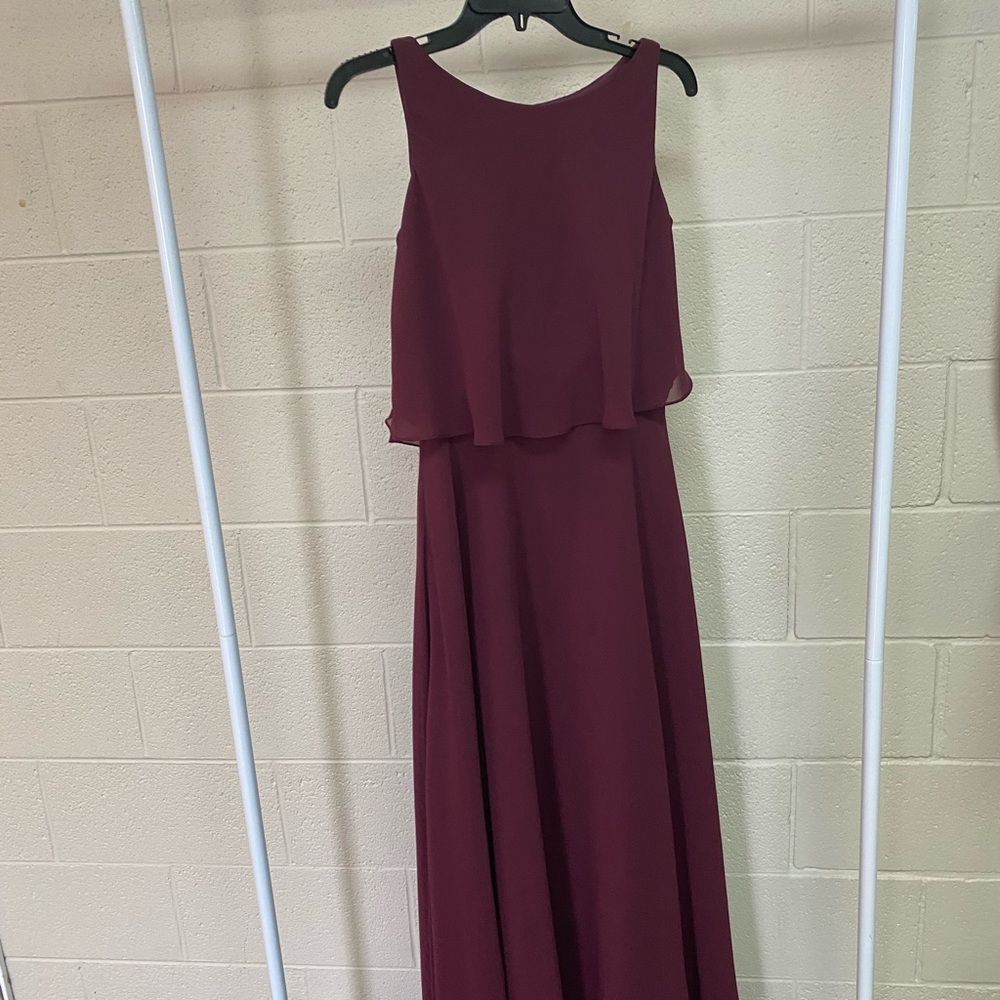 says 4 but it has had alterations and fits a 6